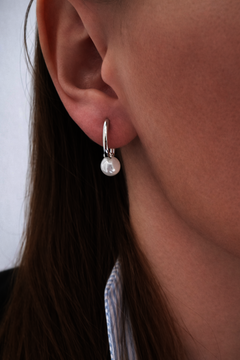 Stříbrné náušnice kroužky s perlou